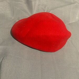 Red Beret, Military Style, 100% Wool by Doeskin, Preloved in great conditon